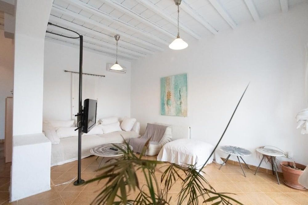 Dreamscape 3-Bedroom Mykonos Hideaway Apartment 23