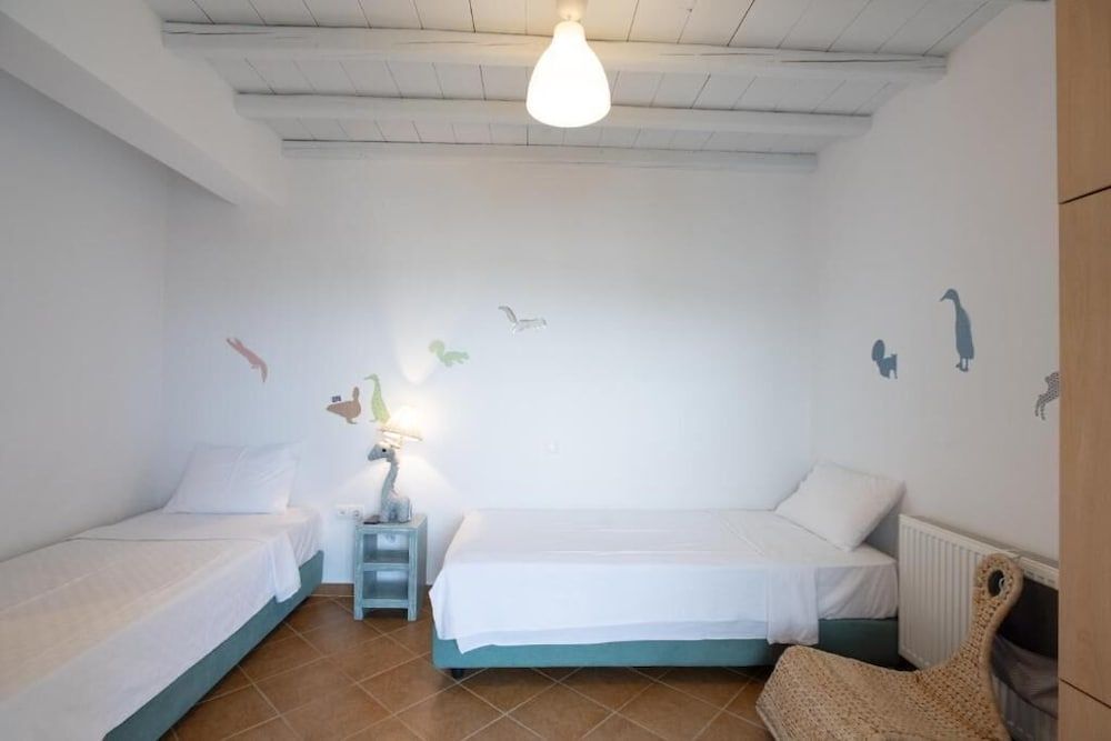 Dreamscape 3-Bedroom Mykonos Hideaway Apartment 3