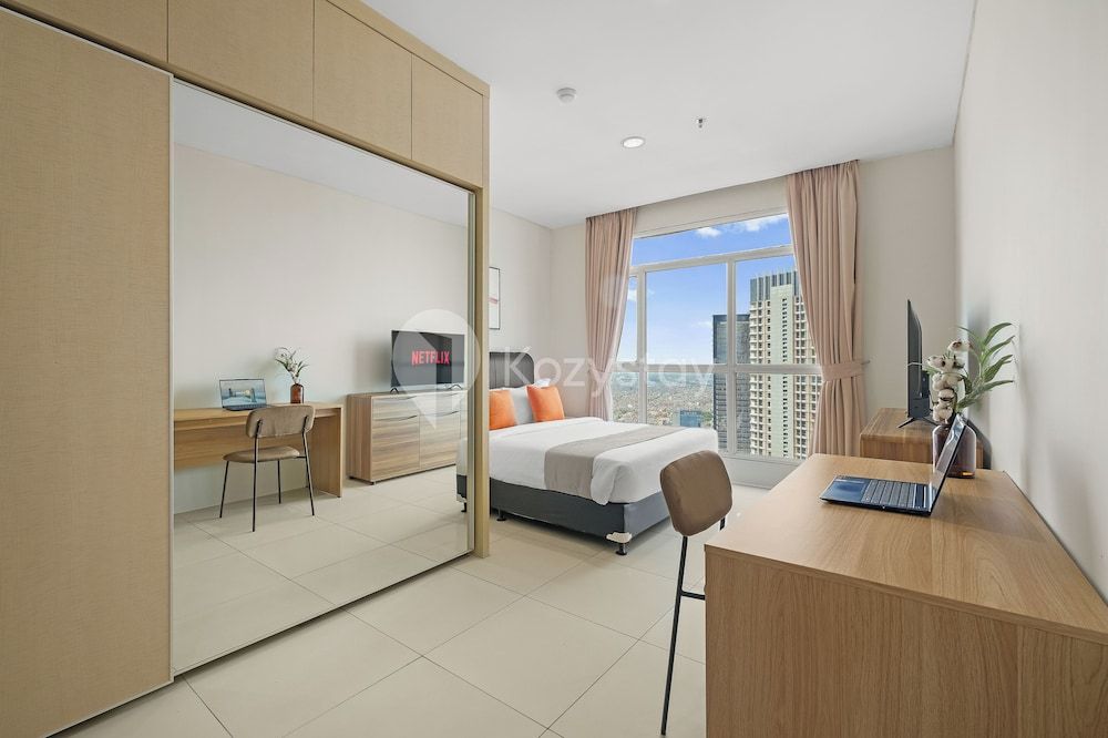 Mivra by Kozystay - Grogol Apartment, 3 Bedrooms, City View 6