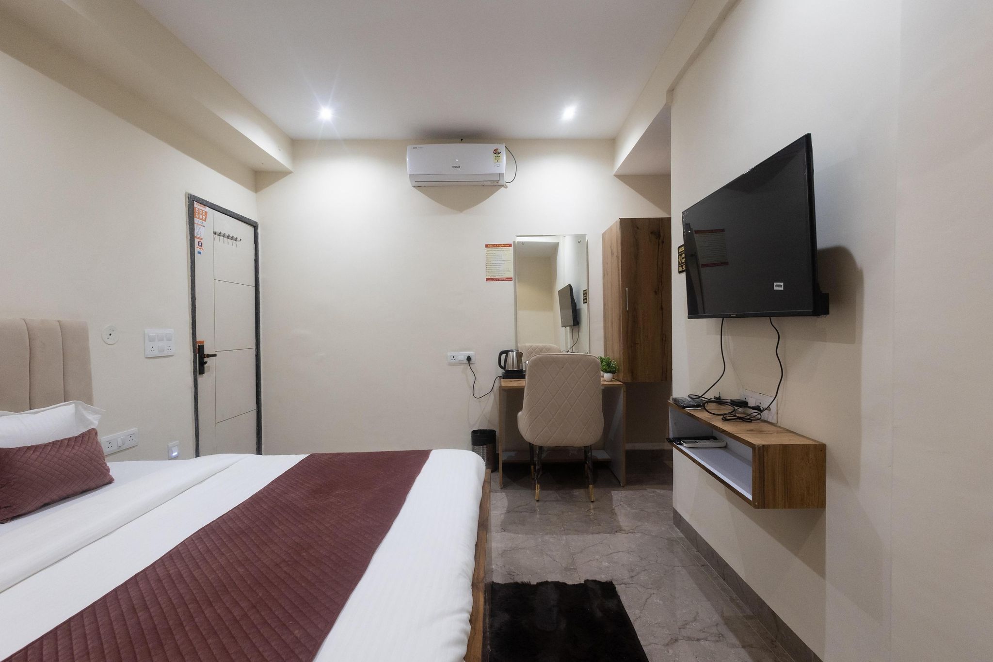 Superior Deluxe (AC) with Free WiFi