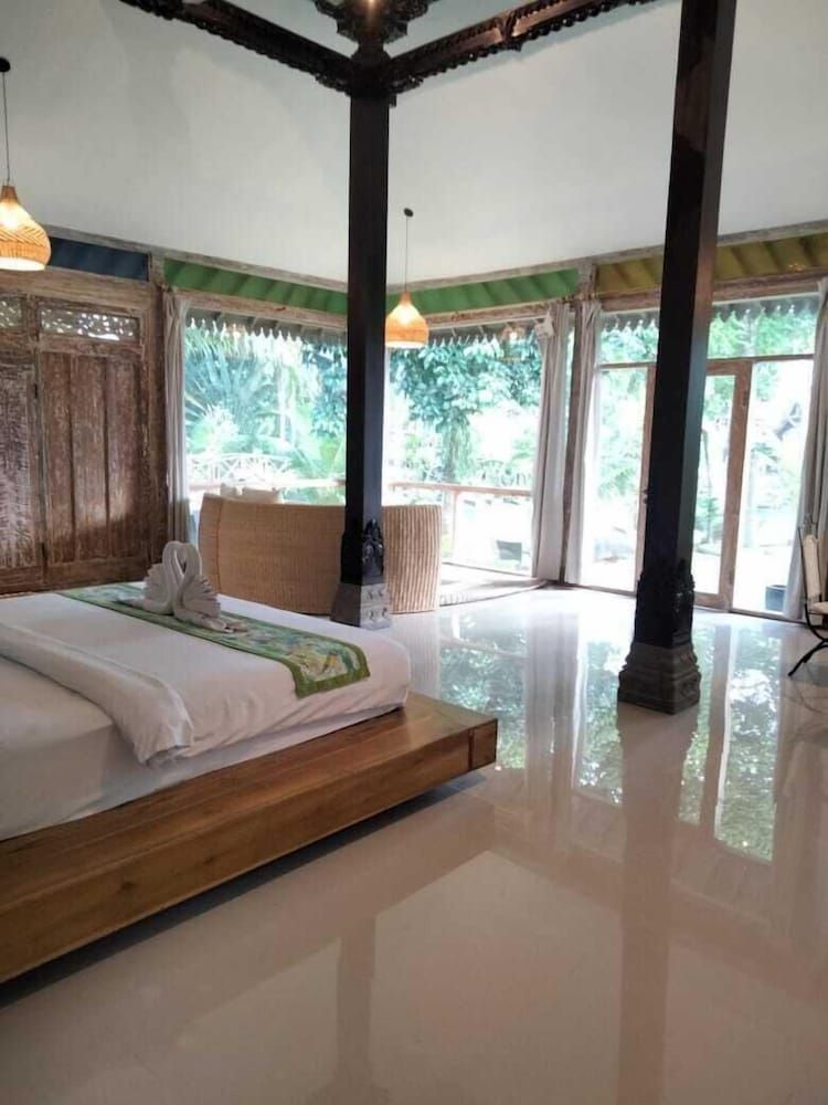 Deluxe Studio Suite, Garden View