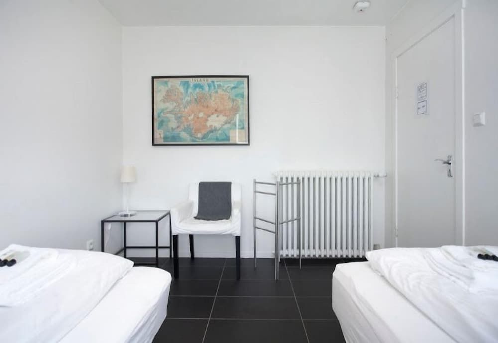 Day Dream Downtown Apartments