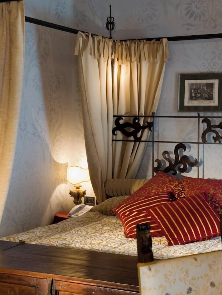 Romantic Double Room, Garden View