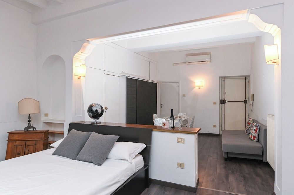Gorgeous Trastevere Loft On The River (Piazza Trilussa 44)