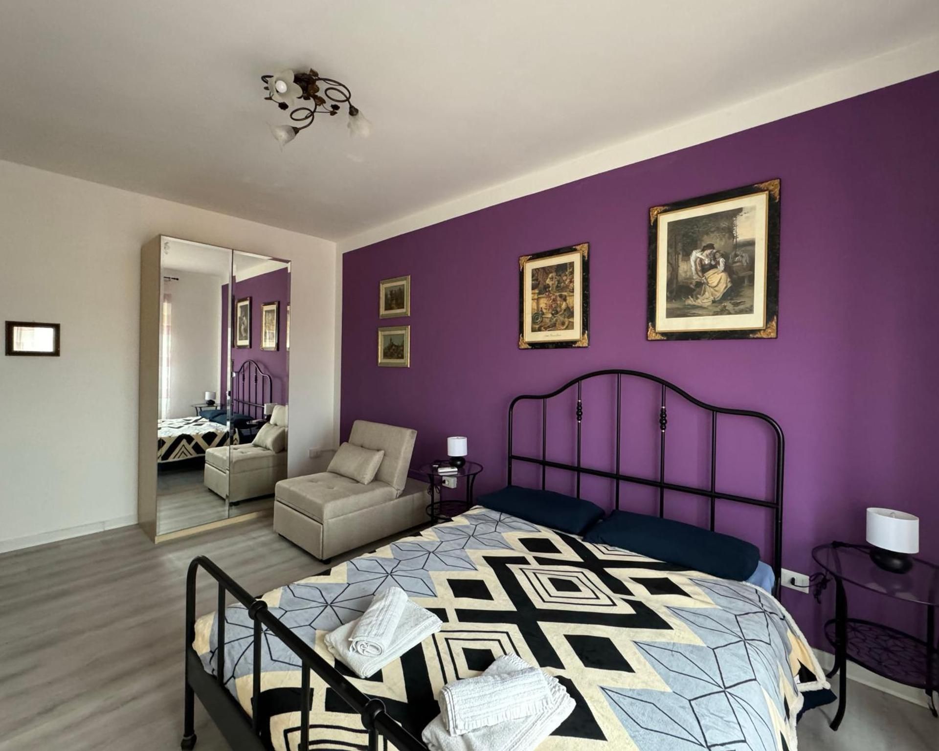 Deluxe Room (2 Adults + 1 Child)