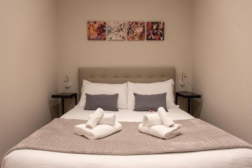 XXIV Domus Luxury Suites