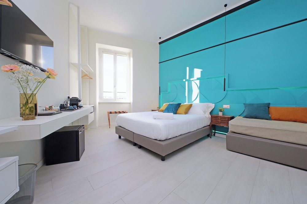 Deluxe Suite, City View