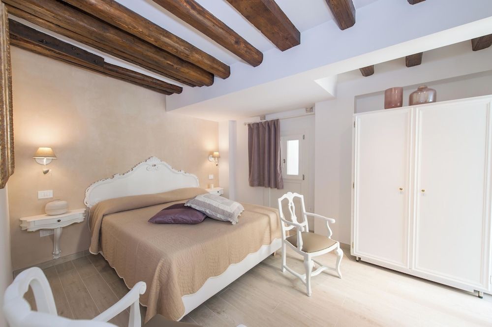 Savoia & Jolanda Apartments