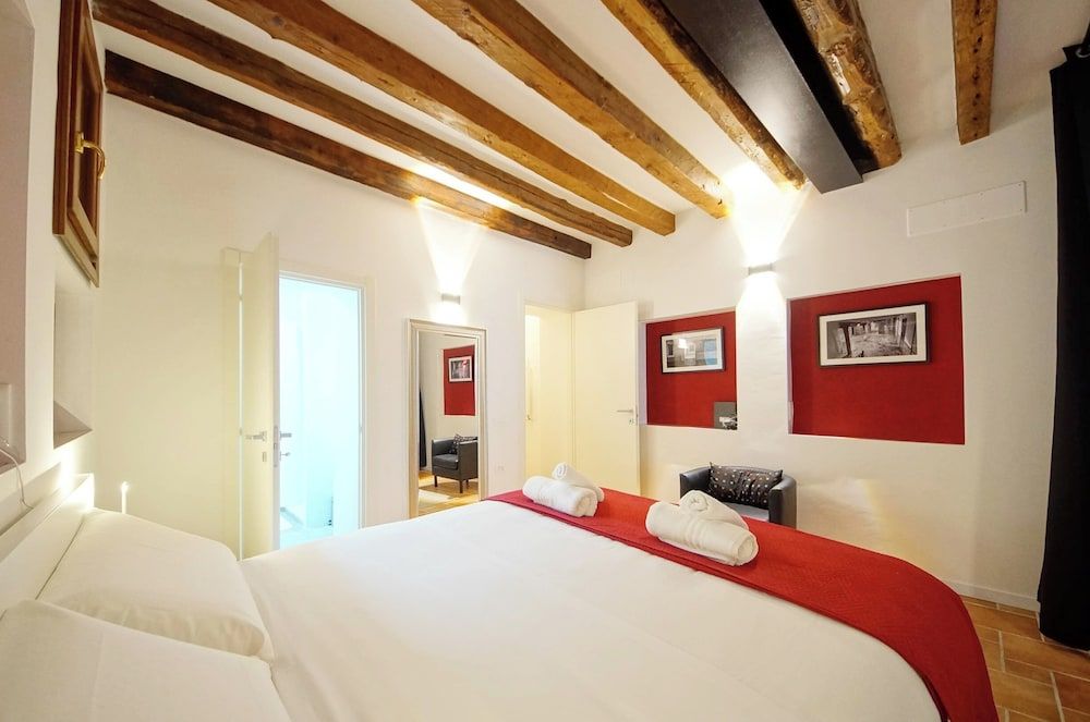 Apartment, Canal View