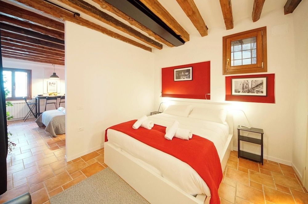 Apartment, Canal View