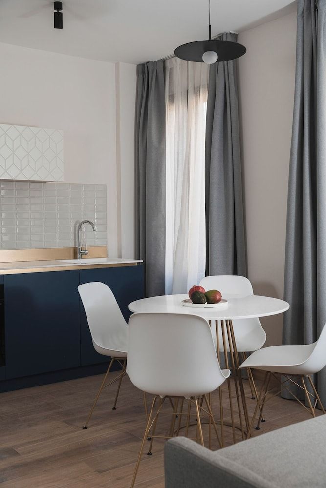 Palazzo Dei Guardiani Classic Apartment, Canal View (D26) 3