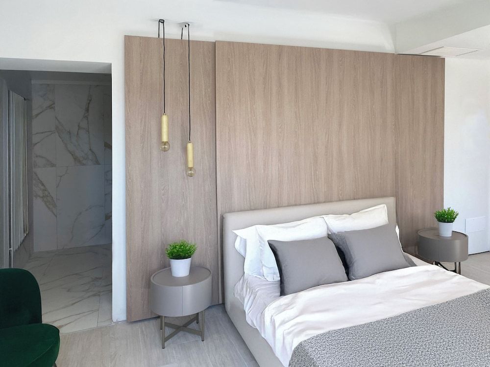 Melia Room (3 adults)