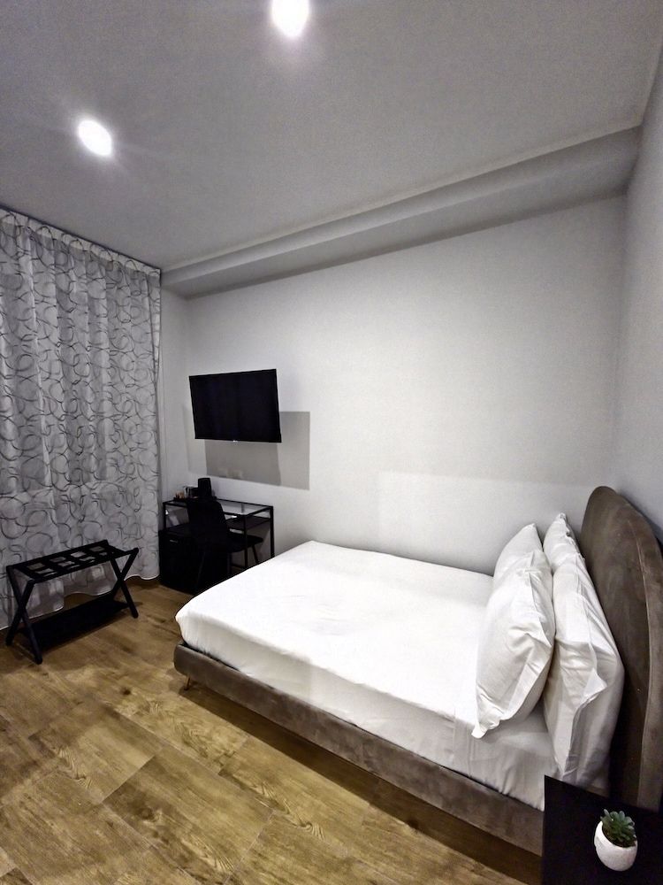 Basic Room, Non Smoking, Private Bathroom