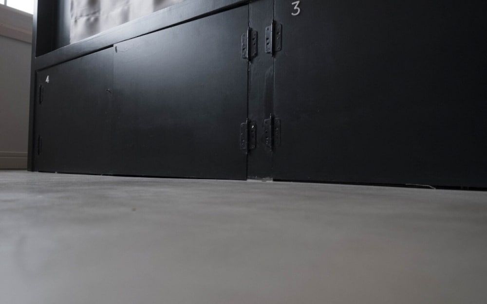 Canvas Hostel - Black