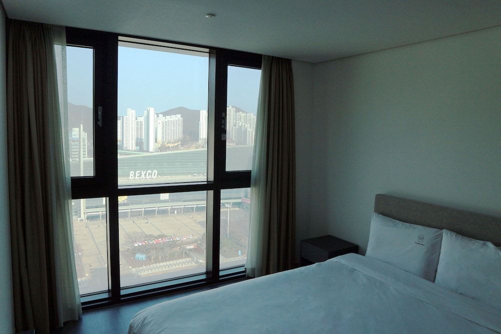 W Residence Hotel Centum City Superior Double Room 6