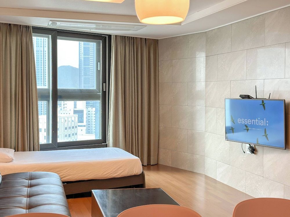 HOTEL WITH Premium Apartment (Bed&View randomly assigned,Extra futon does NOT included in the extra person fee) 44