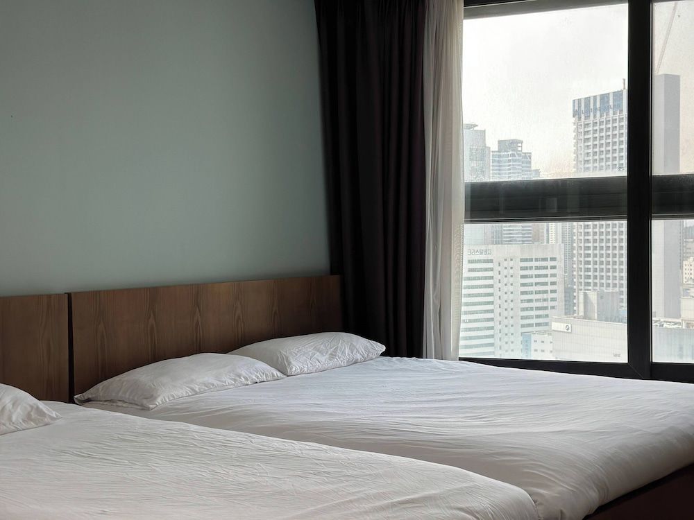 HOTEL WITH Premium Apartment (Bed&View randomly assigned,Extra futon does NOT included in the extra person fee) 8