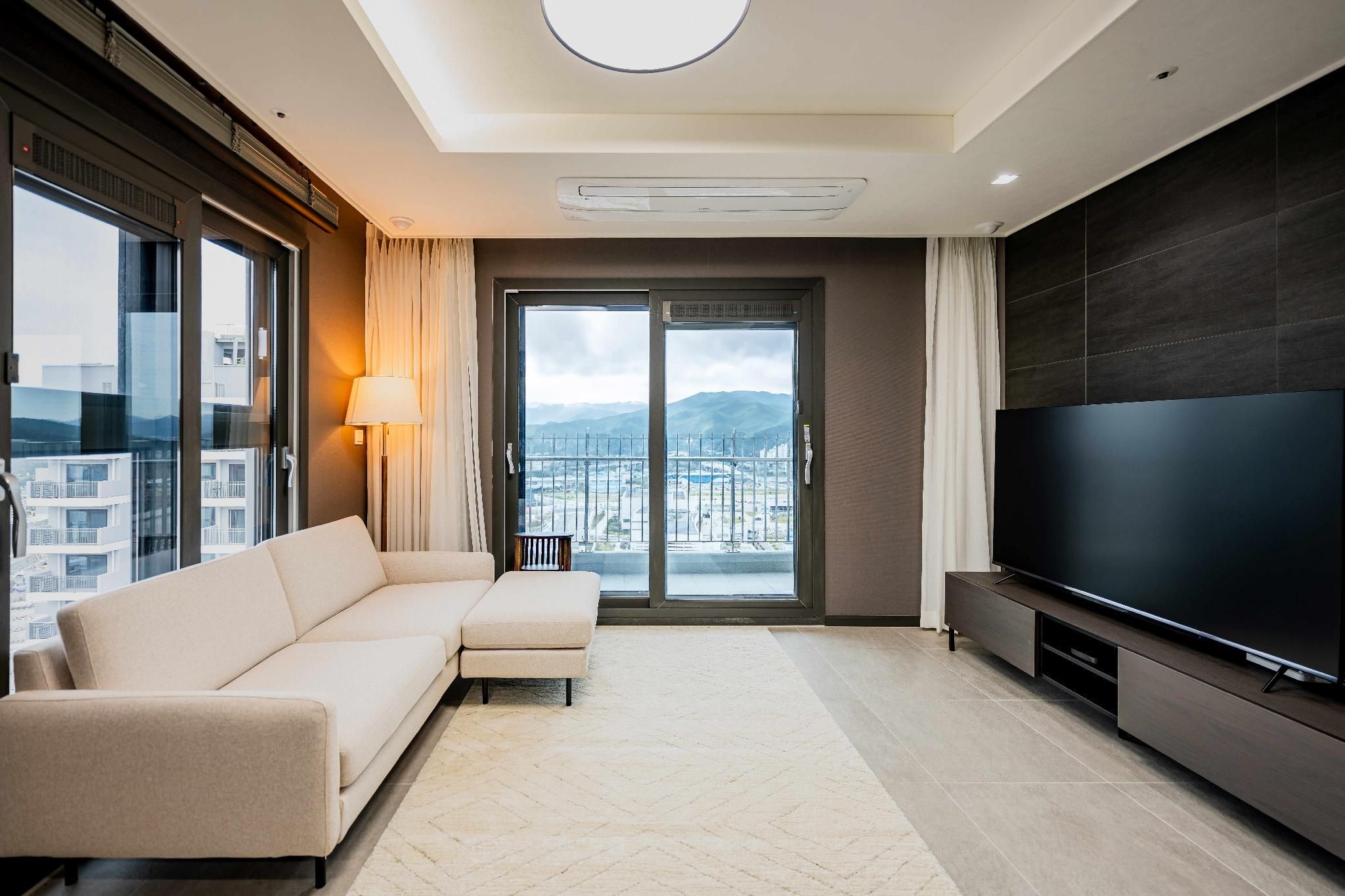 Odays Osiria Residence Terrace Suite Two Bedroom City View 2