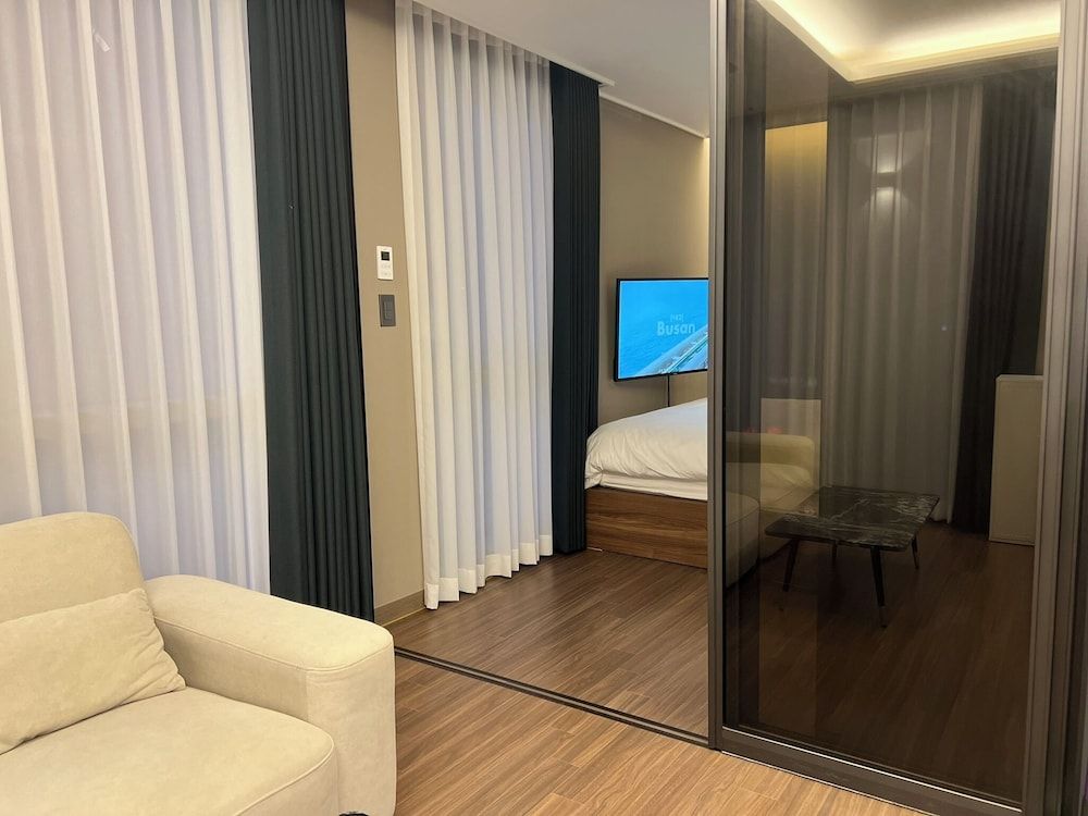 Haeundae Lamer Stay Deluxe City View 24