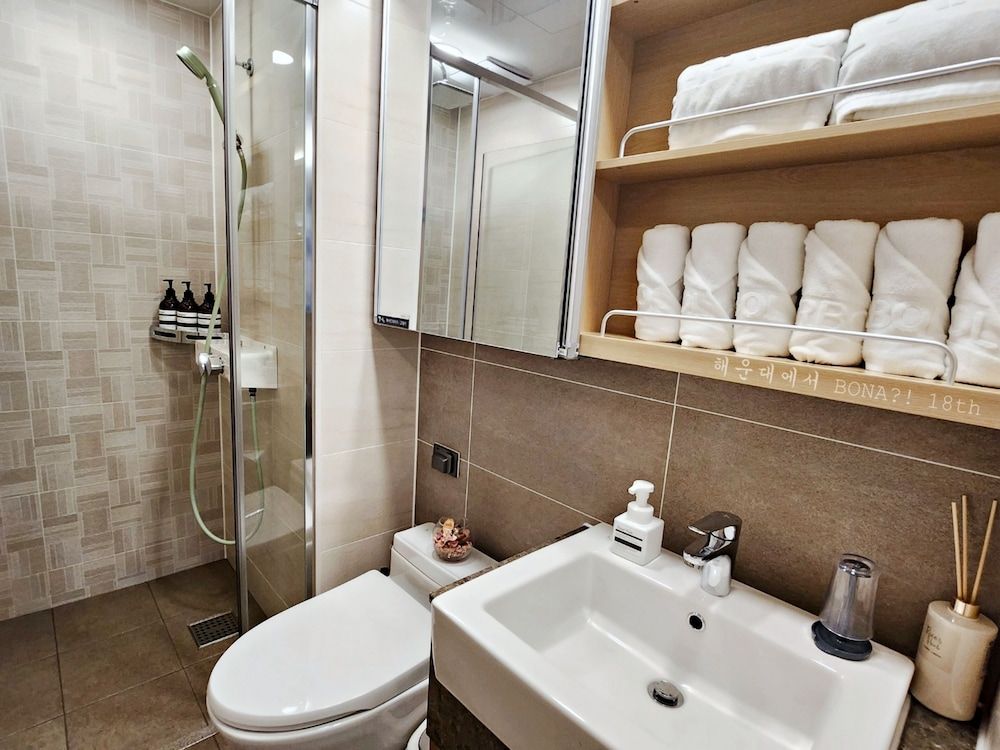 Haeundae Lamer Stay Deluxe City View 22