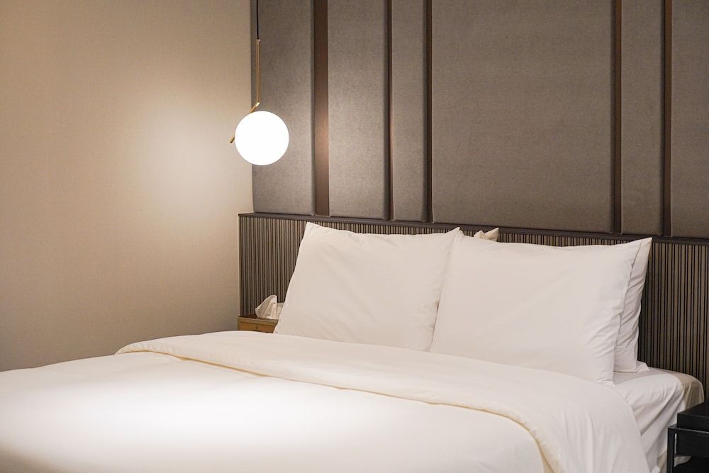 Urban Groove Hotel Premier Deluxe 3