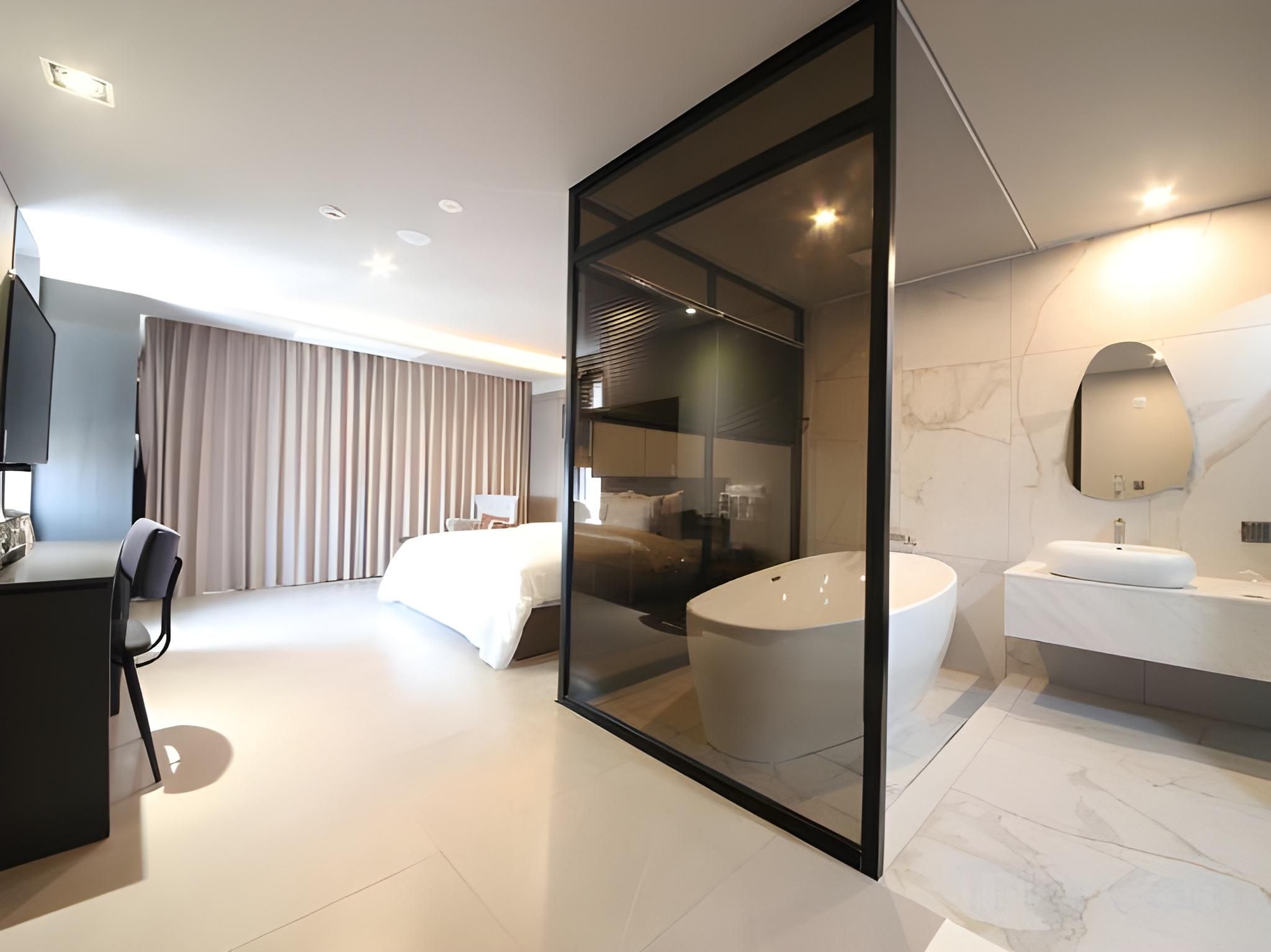 Urban Deluxe King Room