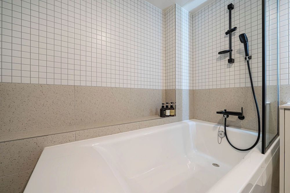 No.25 Hotel - Sasang Deluxe Double Room, City View 6