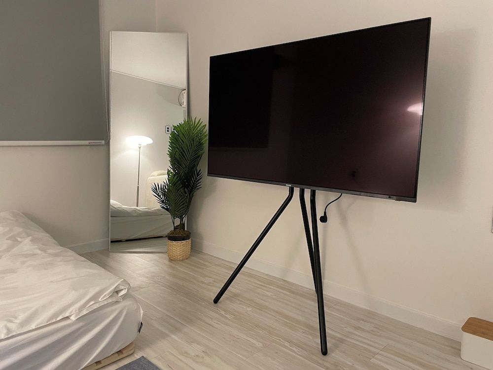 Stayhere Sofa TV Room 3