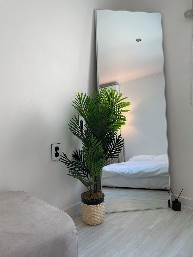 Stayhere Sofa TV Room 8