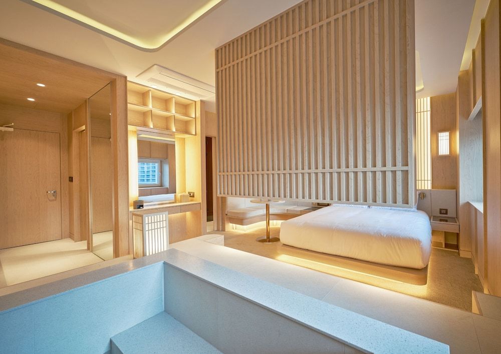 UH Continental CenterPoint Deluxe Double Spa Room (Randomly Selected) 2