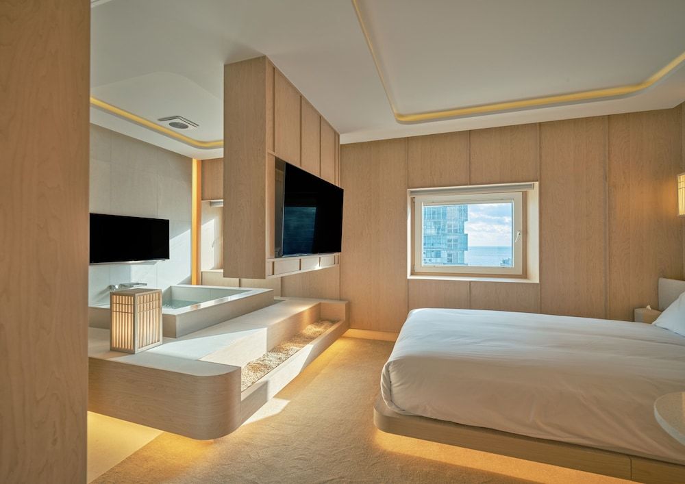 UH Continental CenterPoint Deluxe Double Spa Room (Randomly Selected) 10