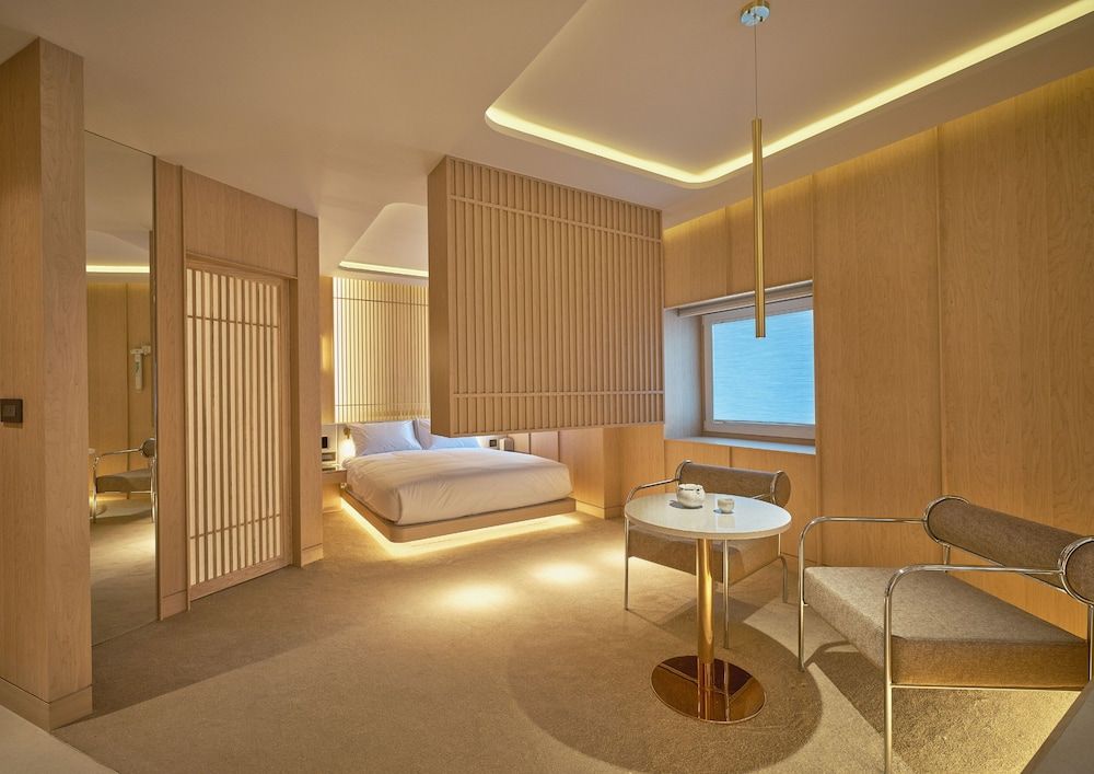 UH Continental CenterPoint Deluxe Double Spa Room (Randomly Selected) 5