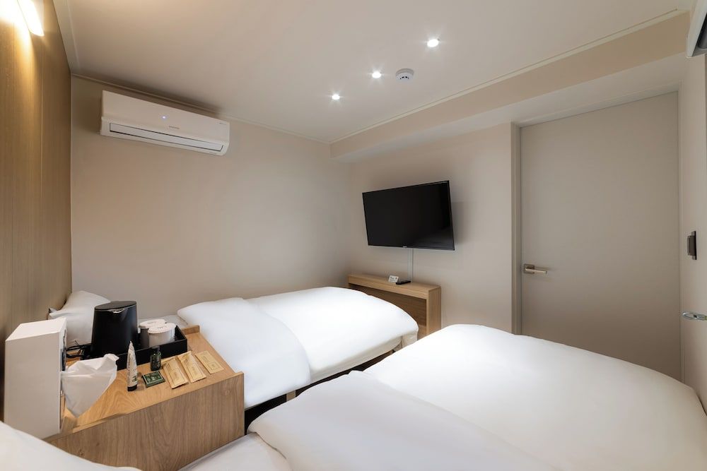 Bread Hill Hotel Jongno Superior Twin Room 6