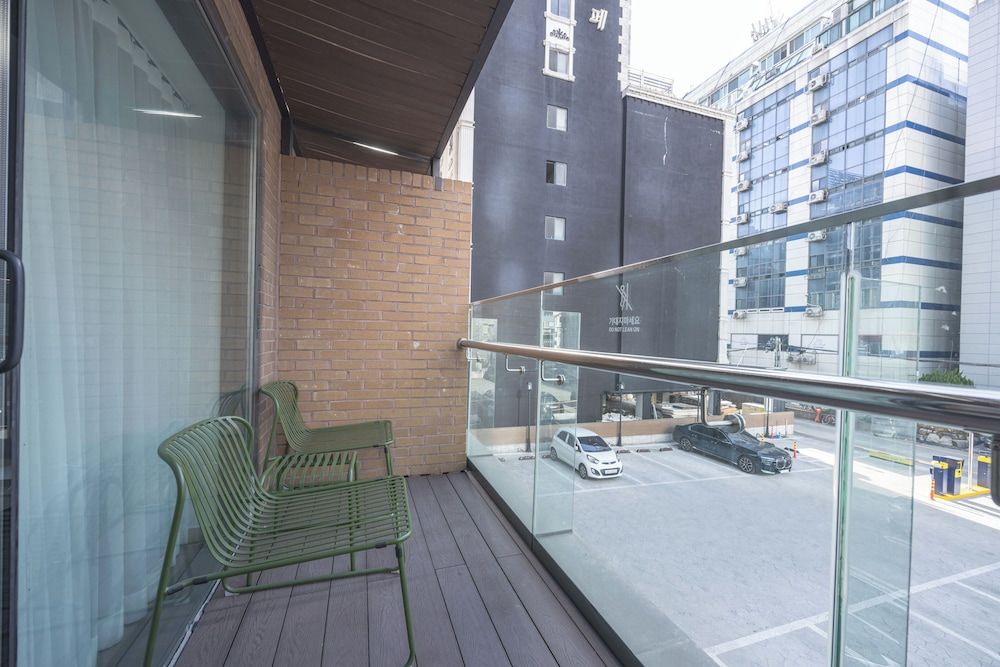 Brown-dot Hotel Haeundae Standard Double Room 4