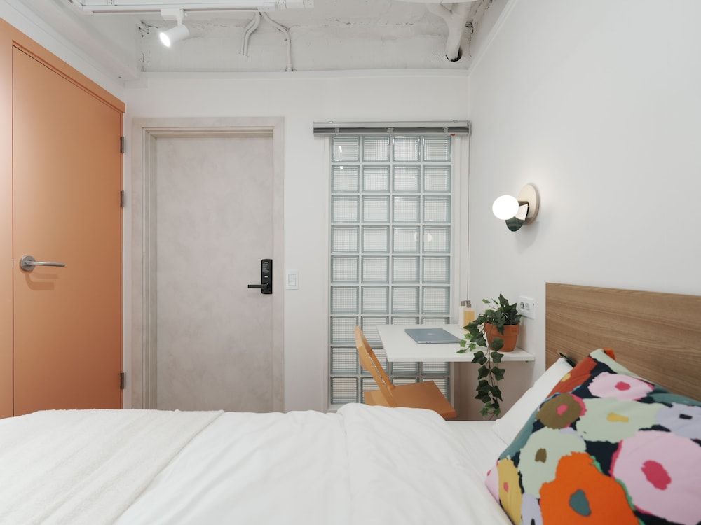 The Road Minihotel Economy Double Room 6