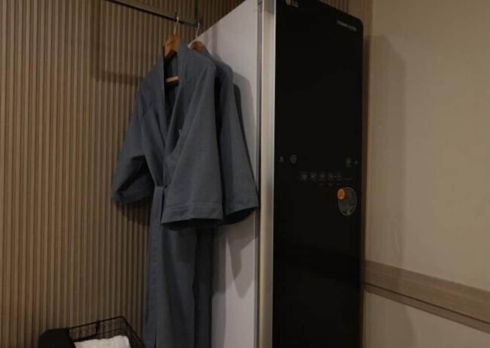 H AVENUE 2. Deluxe 20