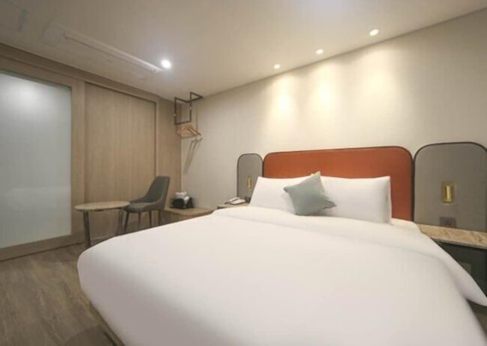 H AVENUE 2. Deluxe 2