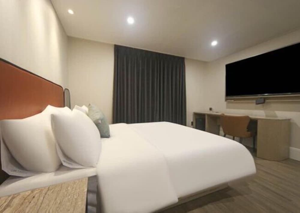 H AVENUE 2. Deluxe 6