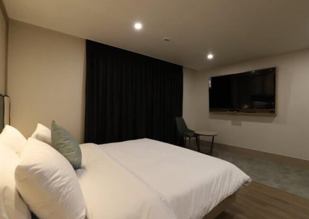 H AVENUE 2. Deluxe 5