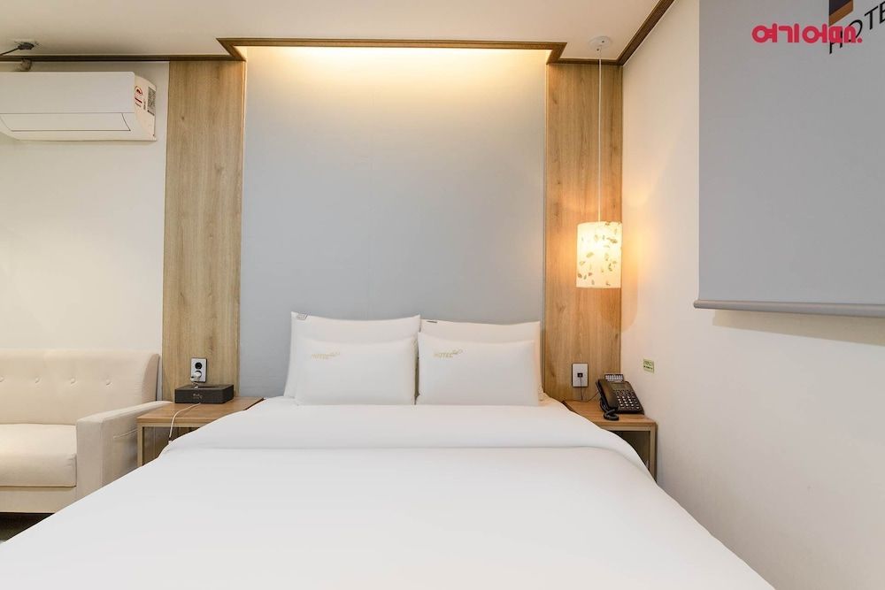 MARU HOTEL Double Room 8