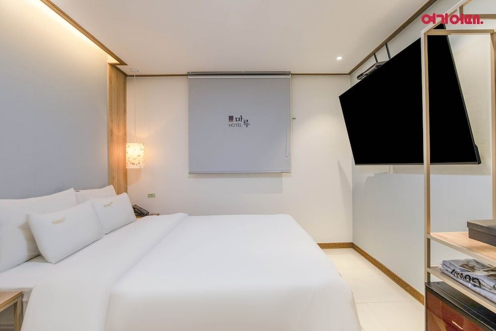 MARU HOTEL Double Room 17