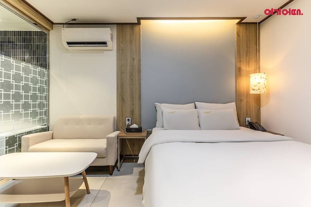 MARU HOTEL Double Room 16