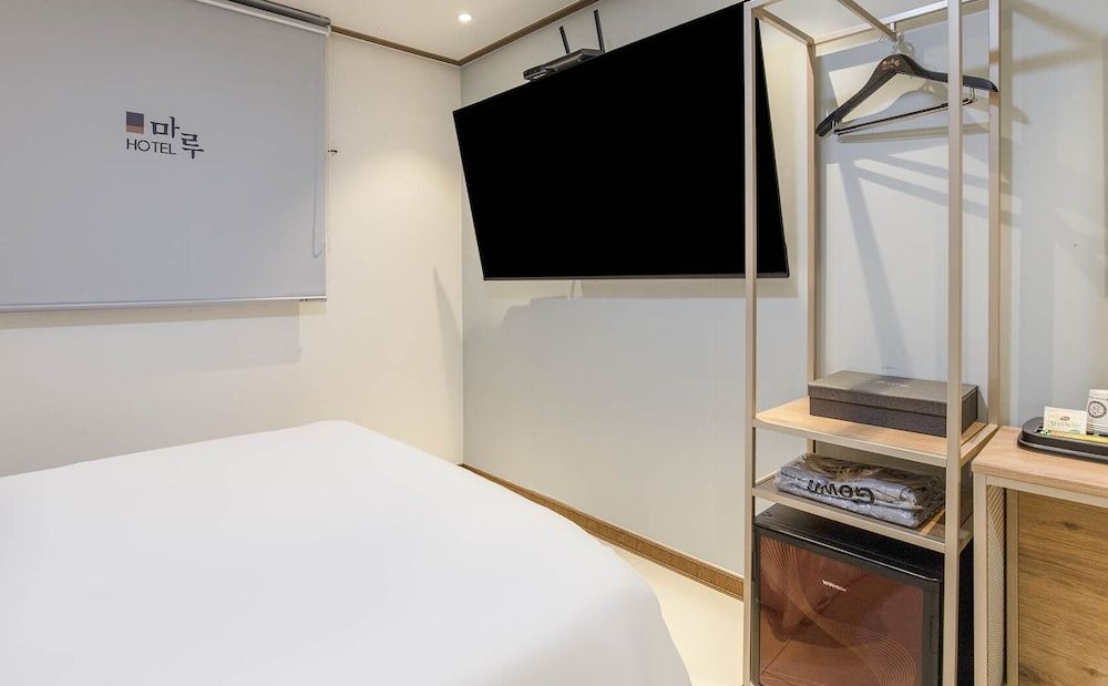 MARU HOTEL Double Room 27