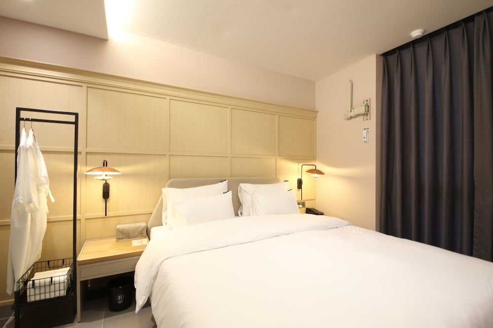 Brown Dot Hotel Busan Sajik Stadium Standard Double Room 8