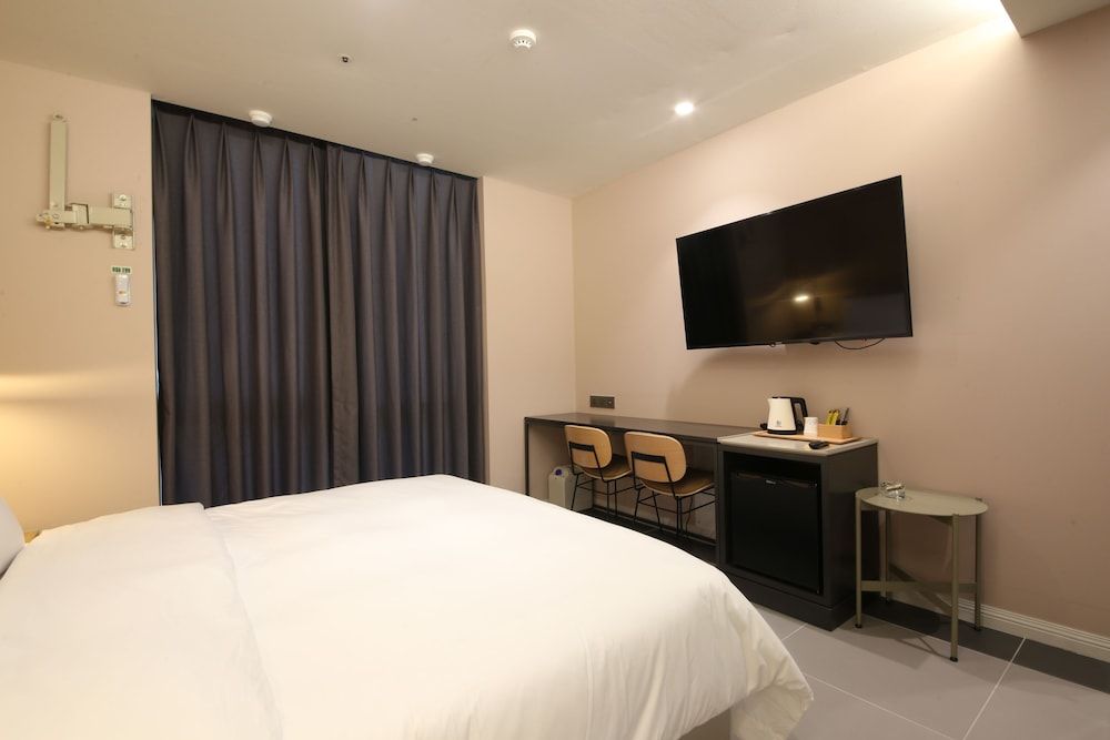 Brown Dot Hotel Busan Sajik Stadium Standard Double Room 6