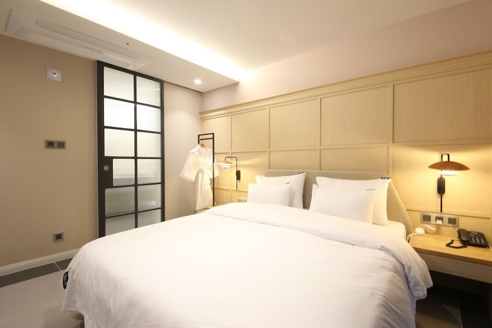 Brown Dot Hotel Busan Sajik Stadium Standard Double Room 5