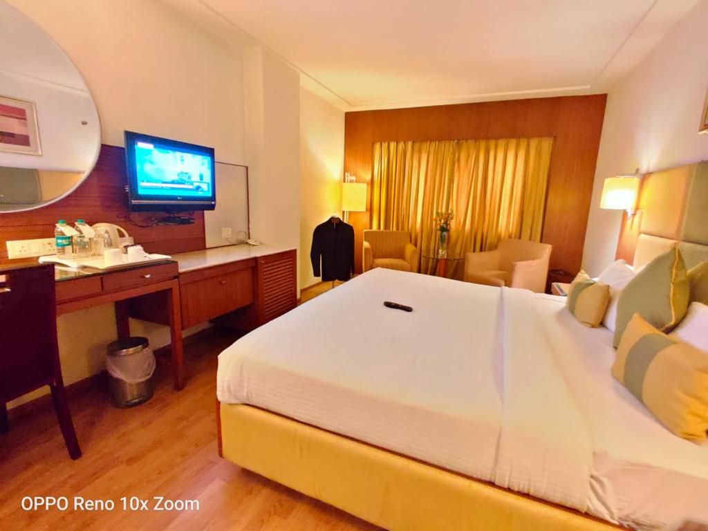 undefined Hampshire Plaza Hotel 5