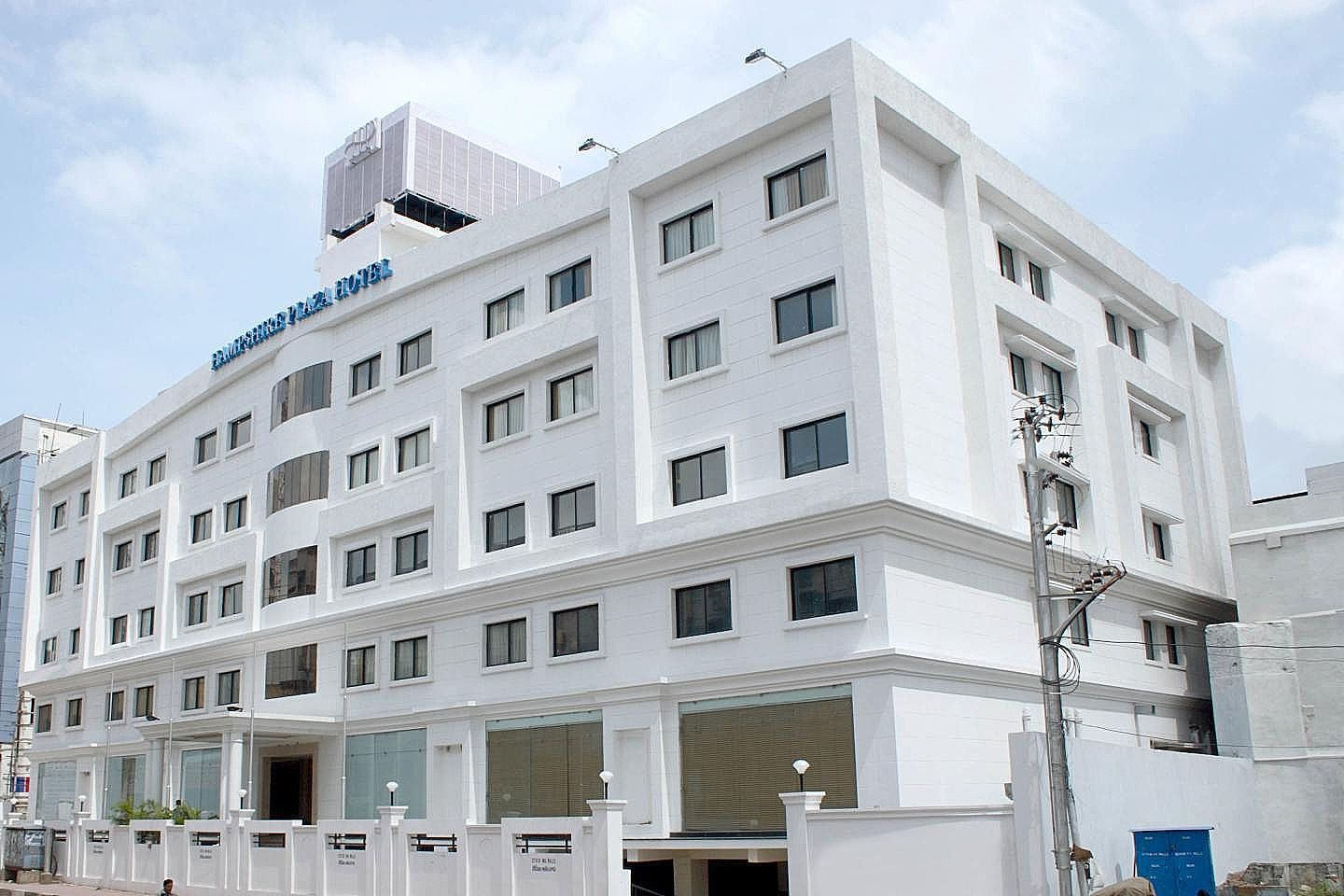 undefined Hampshire Plaza Hotel