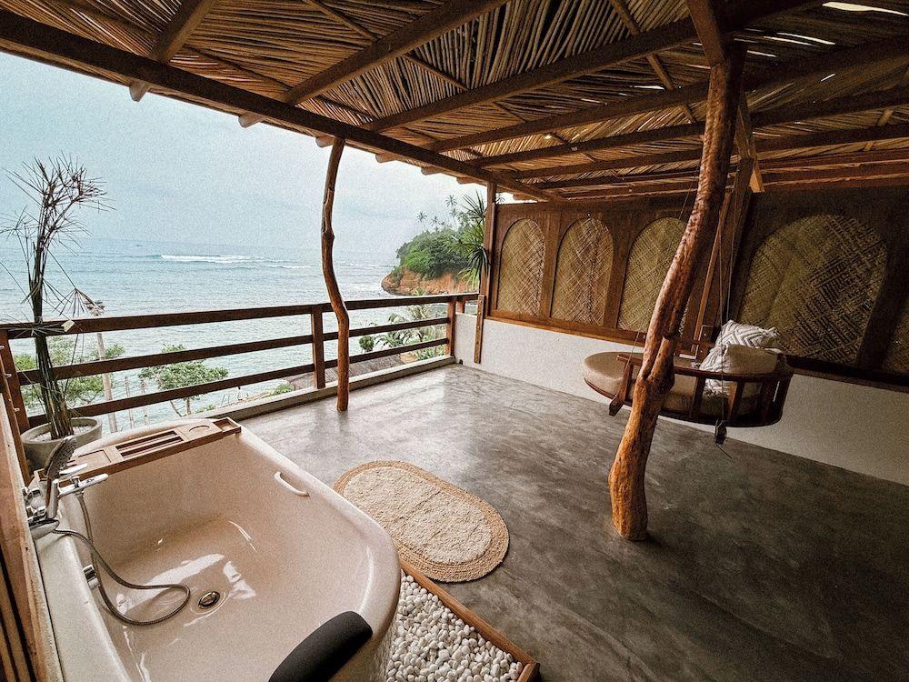 Ocean Bliss by Sugar Coliving Honeymoon Double Room, 1 Queen Bed, Ocean View, Beachfront 3