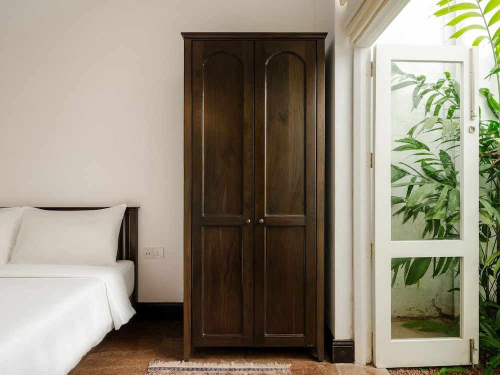 Jetwing Ratnam Residence Deluxe Room 8